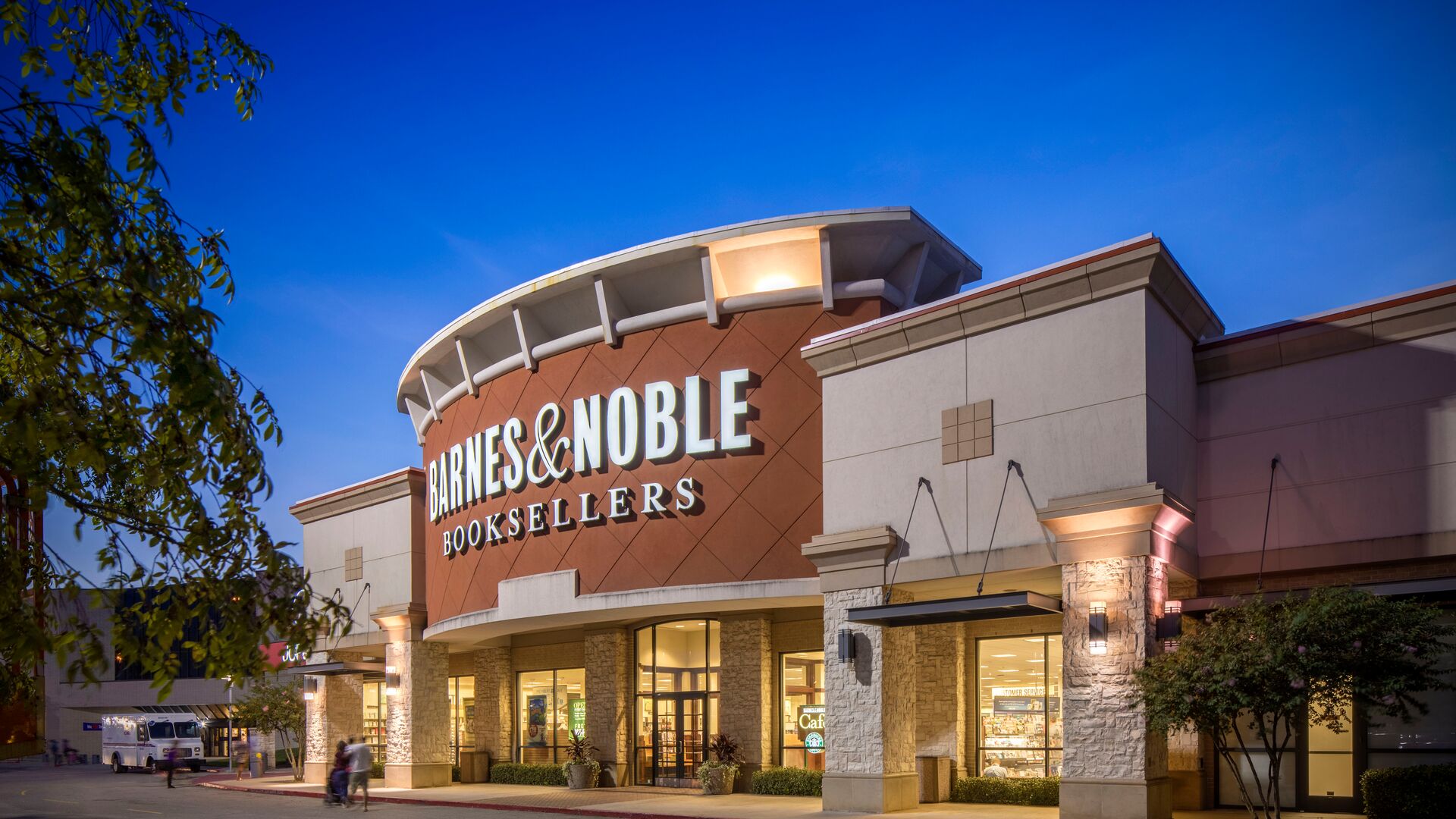Barnes & Noble at Deerbrook Mall