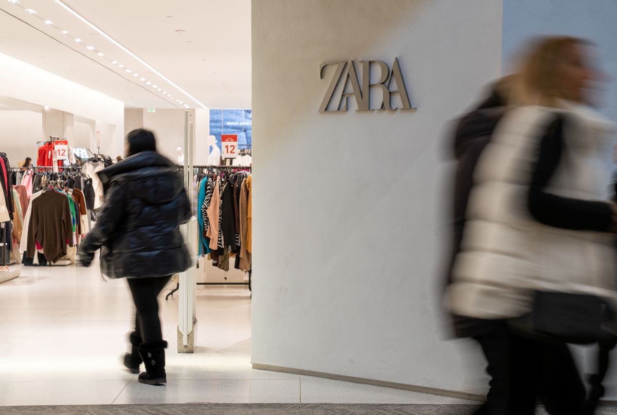 Interior of the shopping center featuring Zara store front