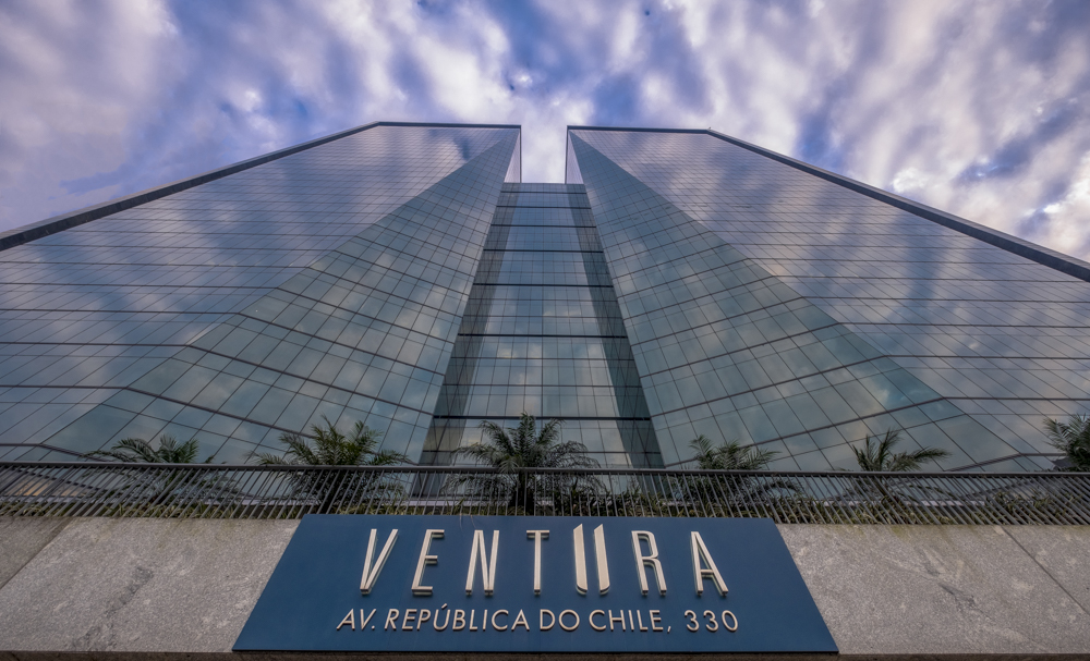 Ventura Towers view looking directly up at the building during daylight